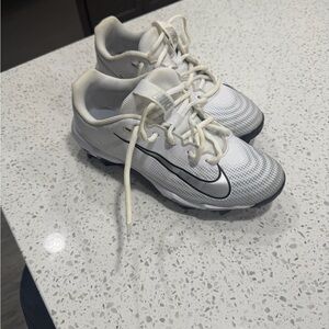 Nike White Gray Swoosh Youth Trainers
